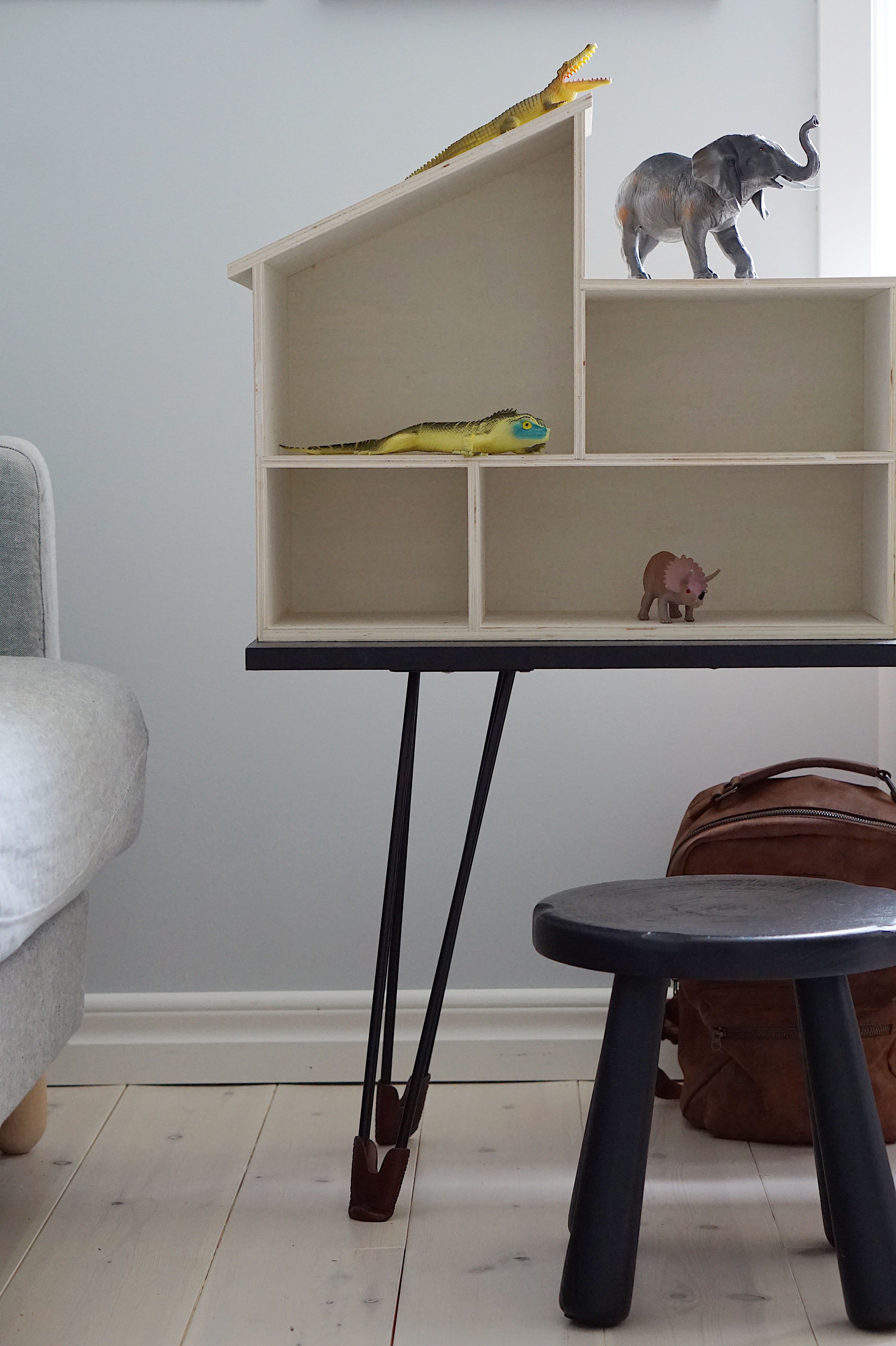 Kids desk legs
