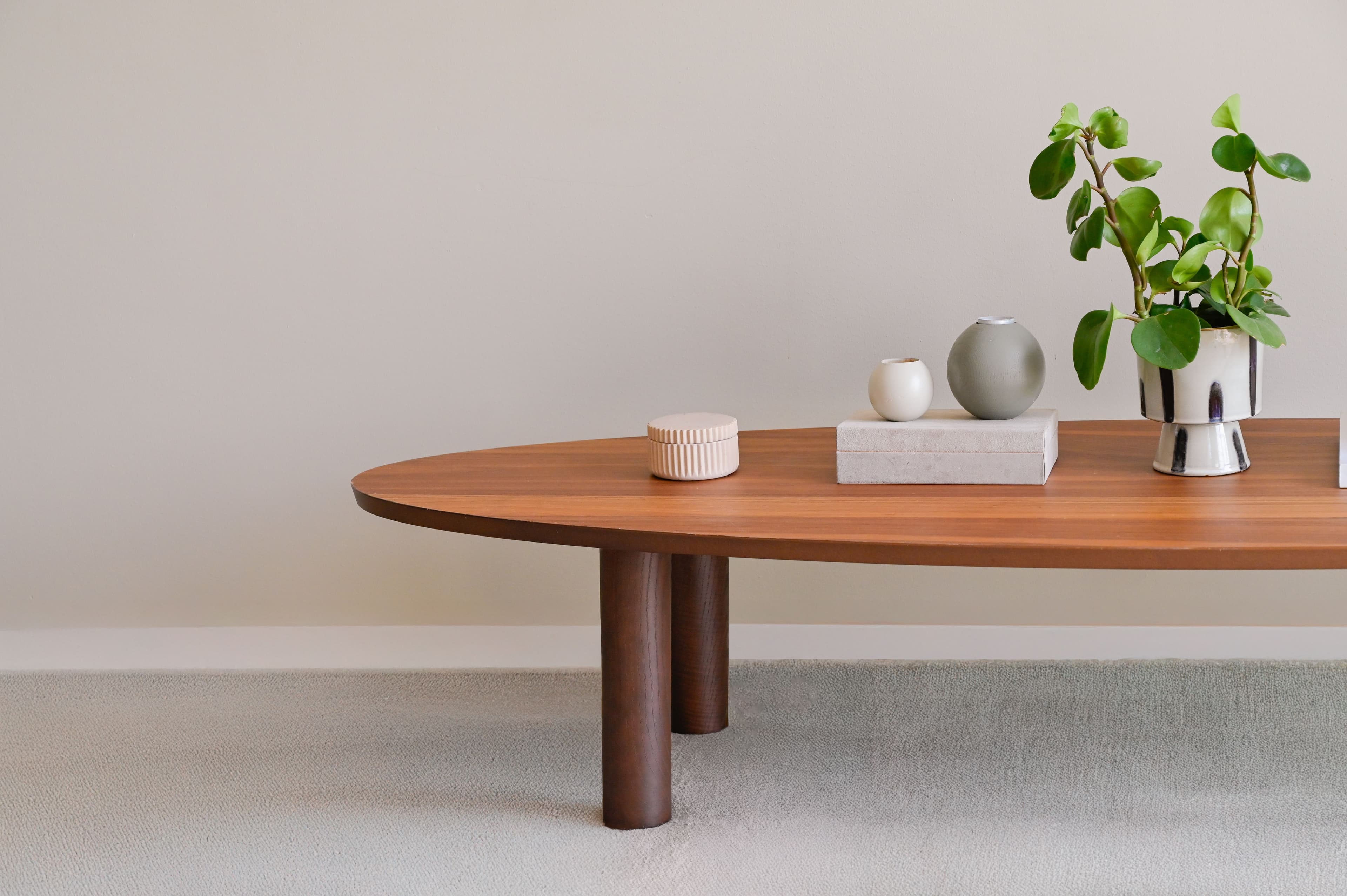 Tischbeine in verschiedenen Höhen